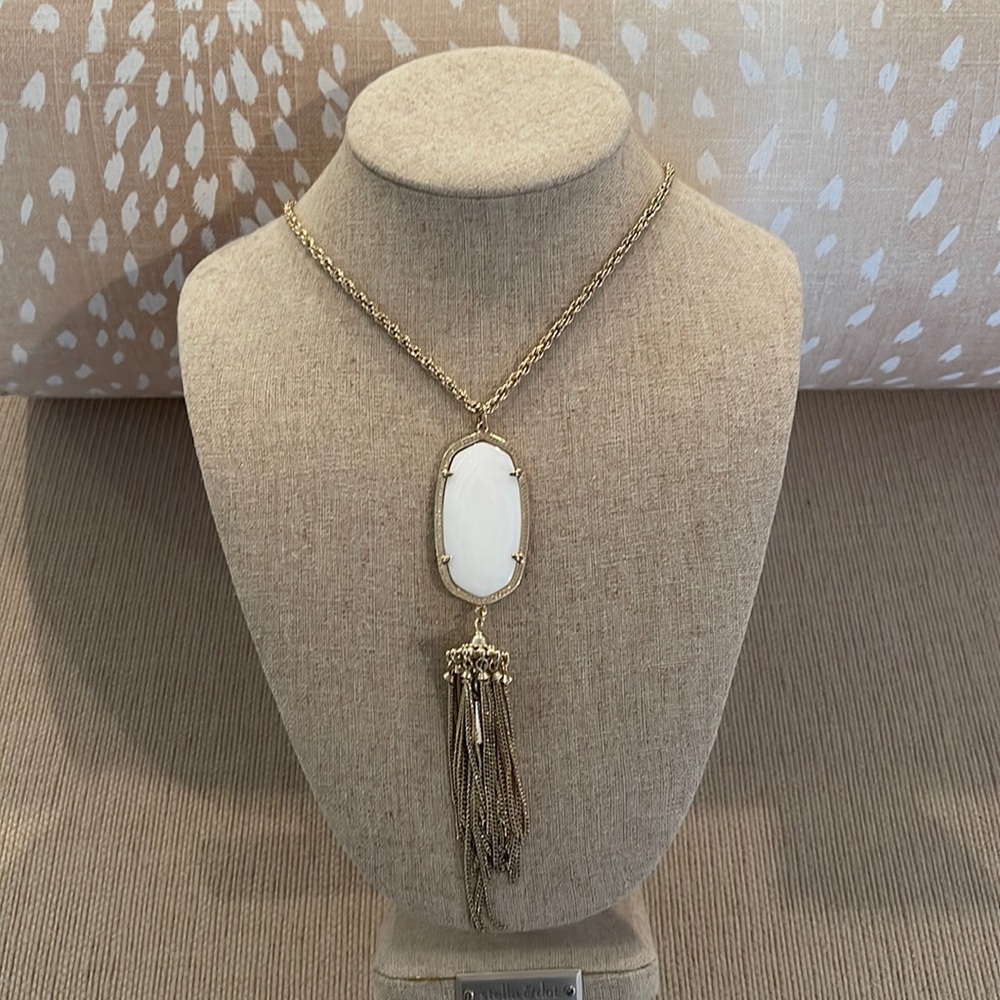 Kendra Scott long pendant necklace